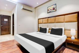Townhouse DLF Phase 2 Gurgaon - Gurgaon - 8