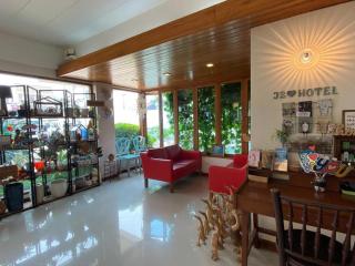 J2 Hotel - Mae Sot - 9
