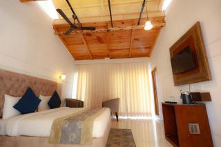 Hushvan Resorts - 6