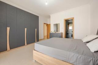Seaview Jacuzzi 3BR Penthouse - Is-Swieqi - 3