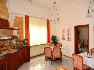 Pleasant apartment in Oberhausen with a terrace - Oberhausen - 5