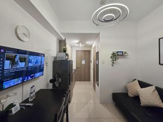 1BR Condotel with Balcony at FAME Residences #FM43-1 - Manila - 0
