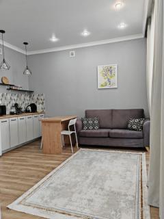 Солнечная квартира рядом с EXPO - 7