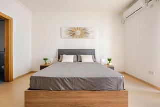 Seaview Jacuzzi 3BR Penthouse - Is-Swieqi - 8