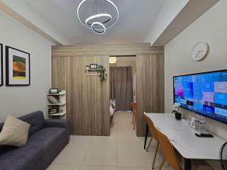 1BR Condotel with Balcony at FAME Residences #FM45-1 - Manila - 0