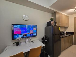 1BR Condotel with Balcony at FAME Residences #FM45-1 - Manila - 7