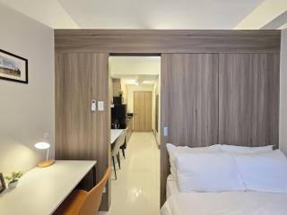 1BR Condotel with Balcony at FAME Residences #FM50-1 - Manila - 6