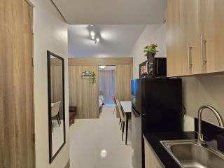 1BR Condotel with Balcony at FAME Residences #FM50-1 - Manila - 4