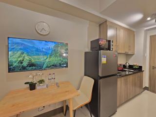 1BR Condotel with Balcony at FAME Residences #FM48-1 - Manila - 5