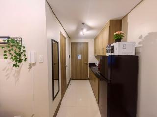 1BR Condotel with Balcony at FAME Residences #FM52-1 - Manila - 4