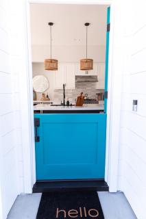 Luxury Beachside Villa Steps to Sand and Beach - Huntington Beach - 7