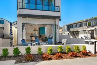 Luxury Beachside Villa Steps to Sand and Beach - Huntington Beach - 6