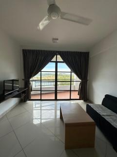 Homestay in Marina Heights with beach view - Lumut - 5