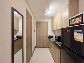 1BR Condotel with Balcony at FAME Residences #FM56-1 - Manila - 6