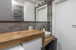 Zabrska 18 Spacious Apartment by BookingHost - Kattowitz - 4