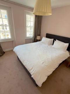 New Royal Mile Residence Quiet Spacious and Comfortable Flat with Large Balcony and Great Views Top Floor No Lift - Edimburgo - 5