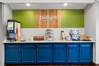 Spark by Hilton Wytheville Holston Rd I 81 - 4