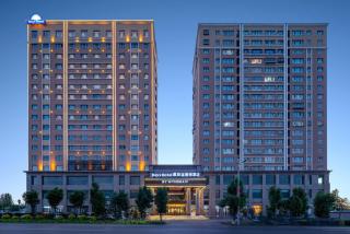 Days Hotel by Wyndham Xinyuan Nalati Airport - Xinyuan - 9
