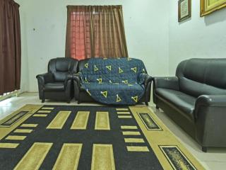 OYO HOME 90646 Casaria Paka Homestay - Paka - 9
