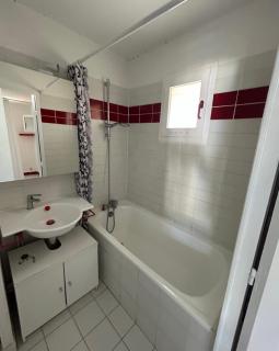 Résidence privée avec balcon, piscine et place de parking - Le Lavandou - 1