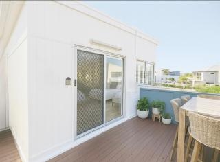 Self contained guest house Gold Coast - sleeps max 4 - 3