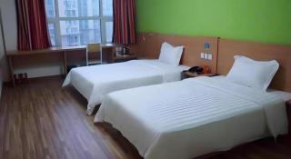 7 Days Inn Yantai Dahaiyang Raod Railway Station - Yantai - 3