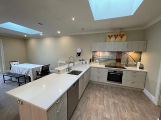 Classical & new CNZhouse with space - Christchurch - 4