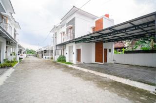 Grand Kalasan Homestay Jogja - Tanjungtirto - 8
