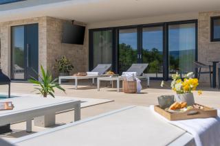 New Villa Hillside Gem heated pool,HotTub,Billiard - - 6