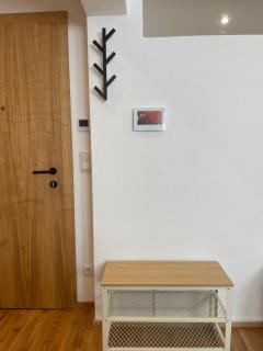 1,5-Zimmer, Top ausgestattet, 4 Pers, Souterrain, Self Check-in, Parkplatz, Netflix & Amazon Prime - Flintsbach am Inn - 3