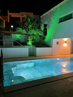 Luxusvilla mit Panorama-Meerblick 20m Privatpool - Kuşadası - 4