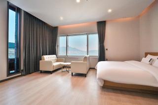 Changwon Jinhae Hotel 701 - Kyŏnghwa-dong - 9