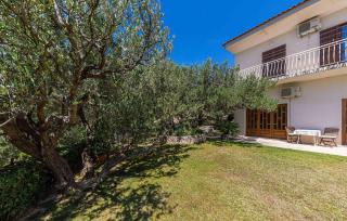 Cozy Apartment In Makarska With Wifi - Makarska - 0