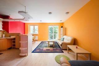 Colour Power Apartment by BookingHost - Warsaw - 5