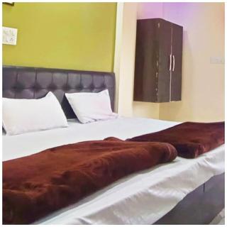 Hotel Priyan-Shi Palace AC OR NON AC ROOM Outstanding Property In Ujjain - Ujjain - 2