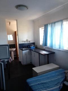 Bedsitter Fully equipped - Roodepoort - 0