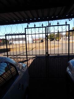 Bedsitter Fully equipped - Roodepoort - 1