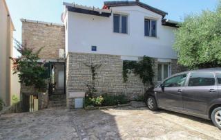 Four Bedroom Cozy Apartment In Milna - 6