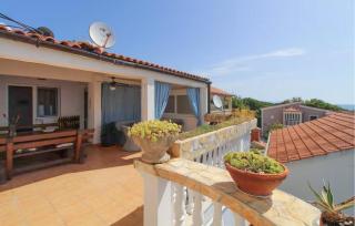 Four Bedroom Cozy Apartment In Milna - Milna - 4