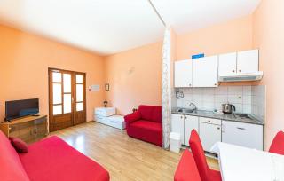 Cozy Apartment In Makarska With Wifi - Csc851 - Makarska - 8