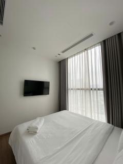 Chiy APT - Căn hộ dịch vụ cao cấp Vinhomes Skylake HaNoi - Hanoi - 0