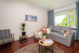 Cozy Apartment with Self Check-in & Free Parking - Pärnu - 0