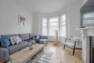 Stylish 4-Bed Brixton Home - London - 8