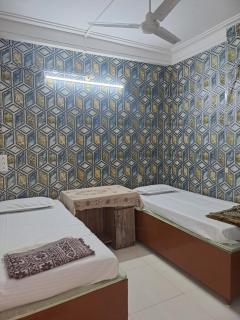Narmada Guest House - Indore - 0