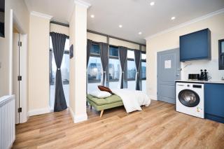 Staycation in Stratford E15 ideal for 3 - 7