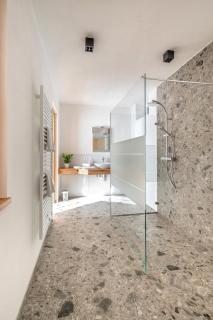 MAYER - Wirtshaus und Dorfhotel - 1