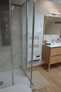 Villa wifi 8 à 10 personnes BBQ piscine situation centrale à Cuges les pins Sainte Baume 2km OK Corral 20km Marseille centre 20km Var - 1