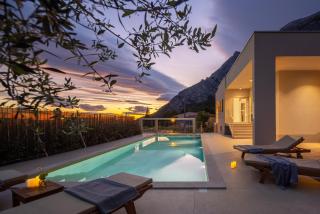 Summer House Lea - Villa with heated pool and sea view - Bast - 0