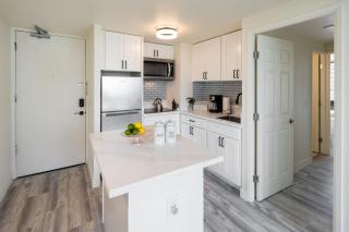 Beach Life Waikiki One Bedroom Condo Full Kitchen - Honolulu - 4