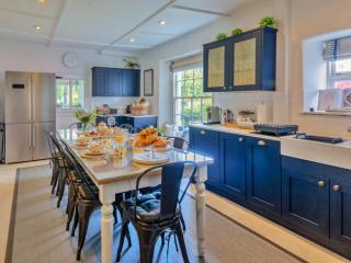 Finest Retreats - Blue Monkey - 6